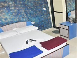 Right Choice Budget Hotel Мумбаи Экстерьер фото
